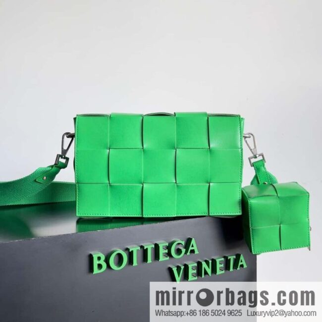 Bv new Unisex same two-in-one His & Hers model number: 741777 green