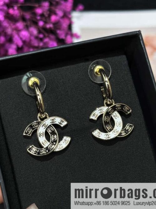 IMG_9778-800x800uctppl4bf2j91568_20250702003639.jpg ❗️New ❗️☀️ new ☑️ chanel c2 double c black and white oil stud earrings ☀️