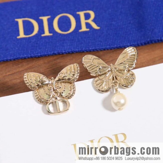 New ☑️ Dior golden butterfly pearl CD stud earrings