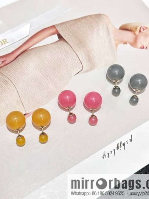 IMG_9858-800x800zvoivhnn3z491484_20250702003406.jpg New ☑️ Dior candy colored pearl earrings stud earrings