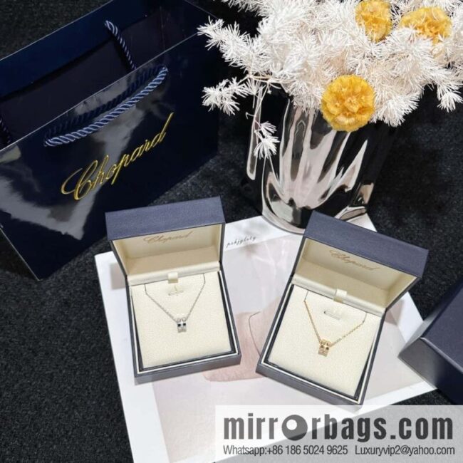 ❗️New ❗️ [Style] Chopard ICE CUBE Necklace with Diamonds