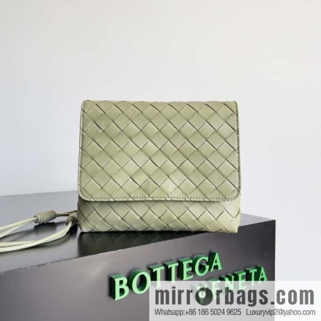 Bv new intrecciato weaving process mini crossbody bag model number; 741897 hole green