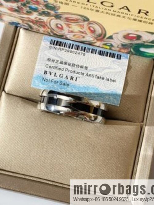 BVLGARI Bulgari charity red man ring electroplating v gold material