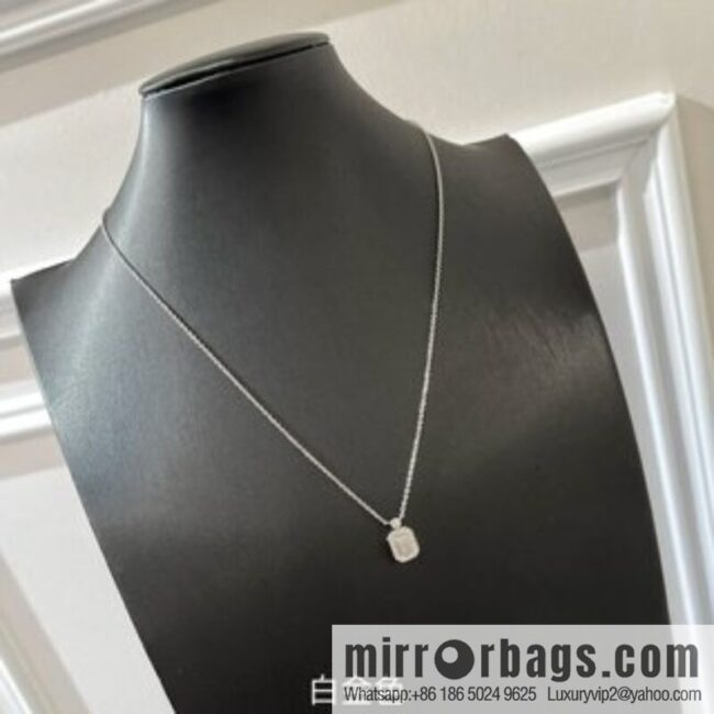 HARRY WINSTON HW square necklace