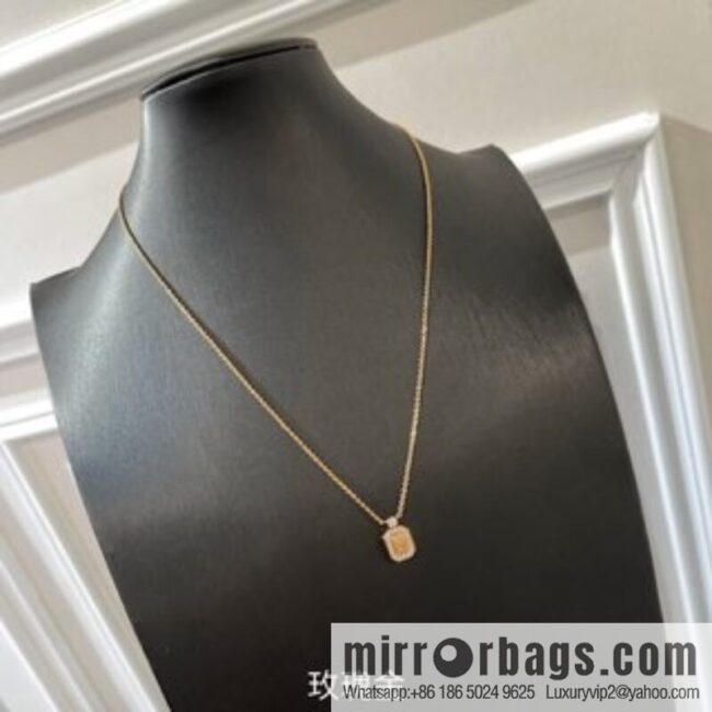 HARRY WINSTON HW square necklace