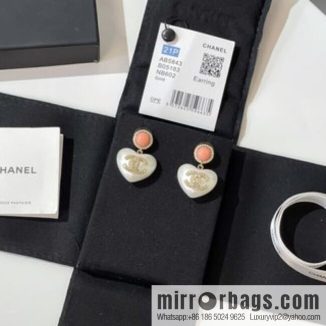 i1629617428_7431_1-800x800vd1gd0xur0b23282_20250716022454.jpg 2021 new Chanel double c peach heart earrings necklace
