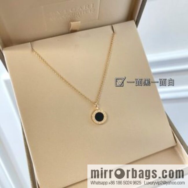 BVLGARI Bulgari ring black and white double-sided necklace