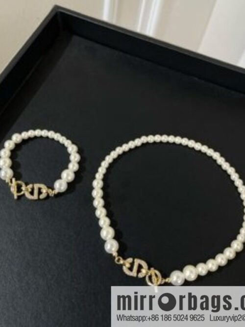 New ☑️ Dior pearl bracelet necklace