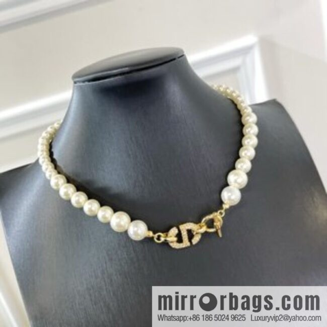 i1636651567_7380_2-800x800faj2yl4zz0f12100_20250716004315.jpg New ☑️ Dior pearl bracelet necklace