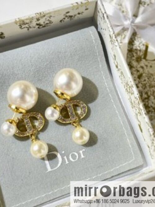 New ☑️ Dior full diamond CD size pearl stud earrings