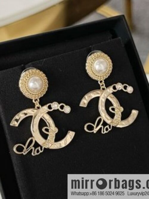 i1647152035_1976_1-800x800eni2oljc22i4238_20250715233200.jpg New ☑️ Chanel double c letter pearl stud earrings