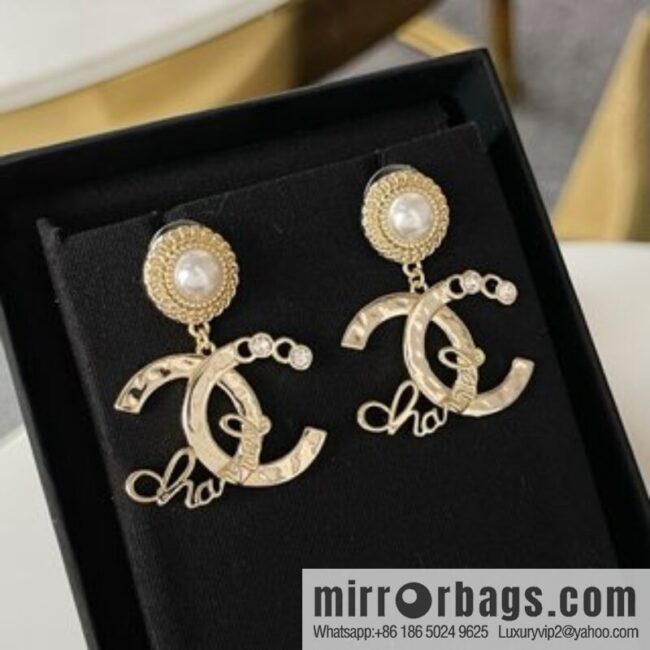New ☑️ Chanel double c letter pearl stud earrings