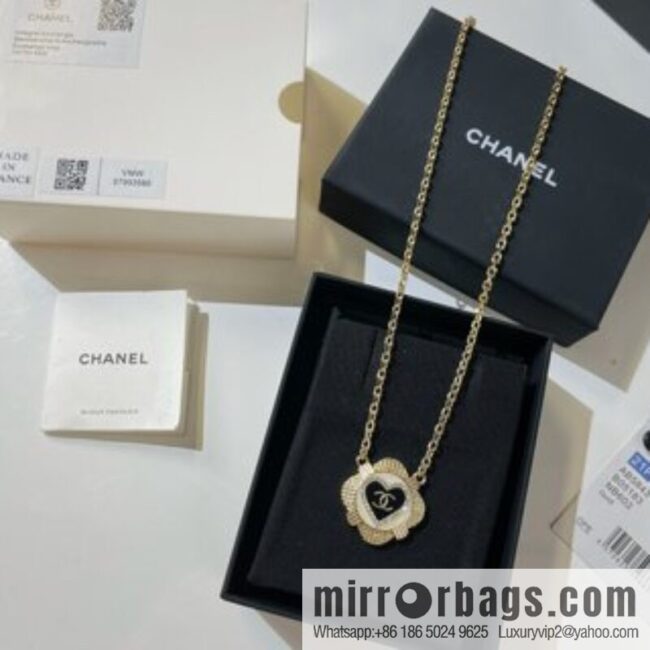 2021 new Chanel square spade heart double c necklace