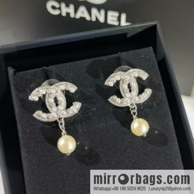 New ☑️ Chanel double c pearl stud earrings