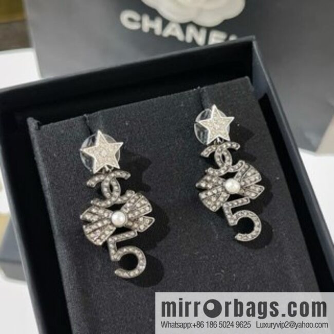 New ☑️ Chanel double c star bow 5 word stud earrings