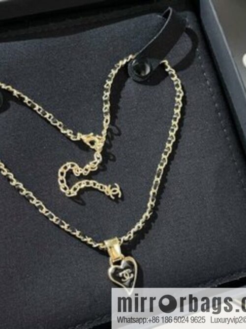 i1647956578_1900_1-800x8001yfwrerbqge15590_20250716011515.jpg New ☑️ Chanel double c heart of spades necklace