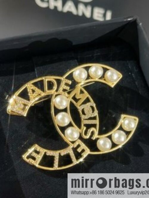 New ☑️ Chanel double c letter MADEM SELLE pearl brooch