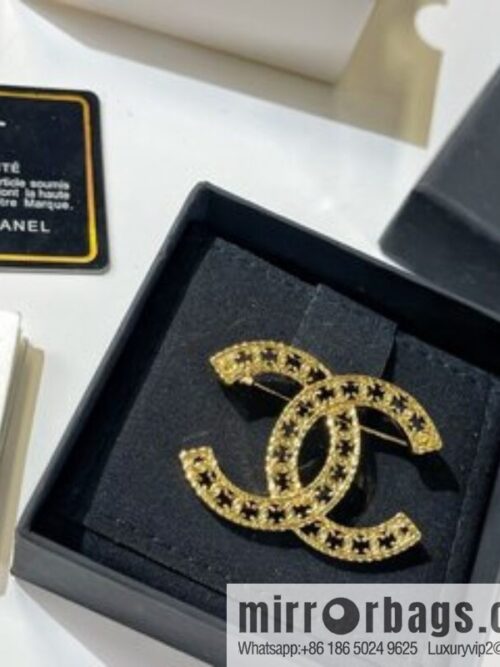 New ☑️ Chanel double c cut-out brooch