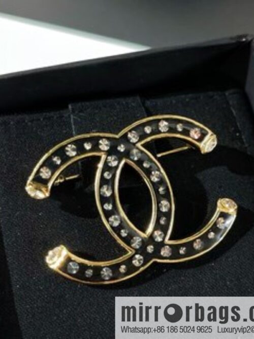 New ☑️ Chanel double c rhinestone brooch