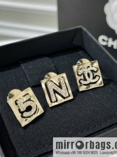 New ☑️ Chanel double c N letter 5 word brooch