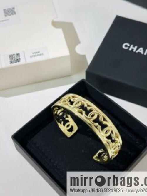 New ☑️ Chanel double c cut-out bracelet