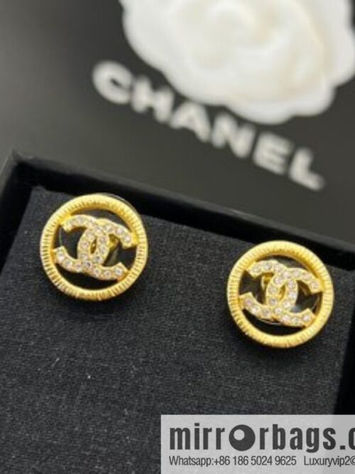 i1648975514_4640_3-1-800x800fepjq40x4pk16224_20250716012108.jpg New ☑️ Chanel double c round stud earrings
