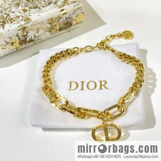 New ☑️ Dior gold CD necklace bracelet