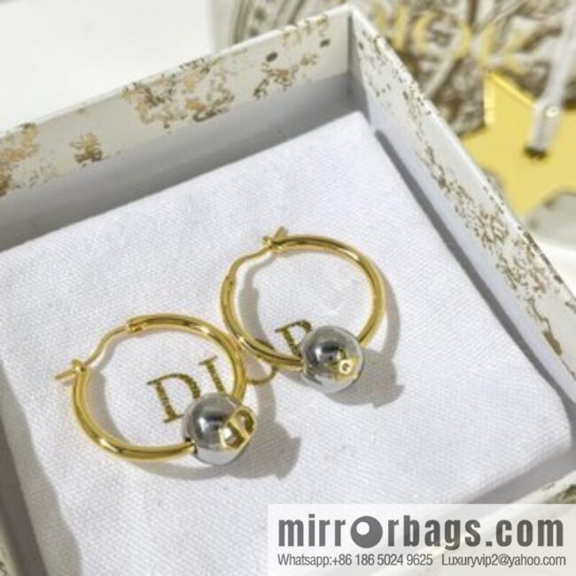 New ☑️ Dior gold CD pearl earrings