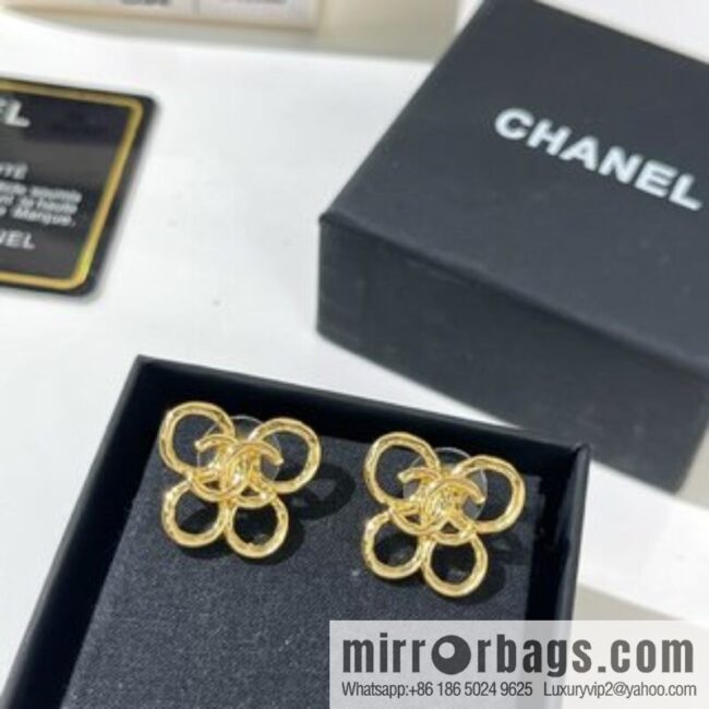 New ☑️ Chanel gold double c butterfly stud earrings