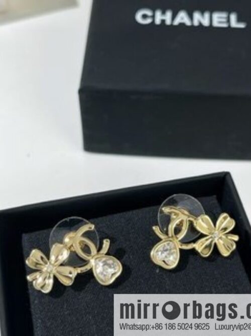 New ☑️ Chanel gold double c four-leaf clover love stud earrings