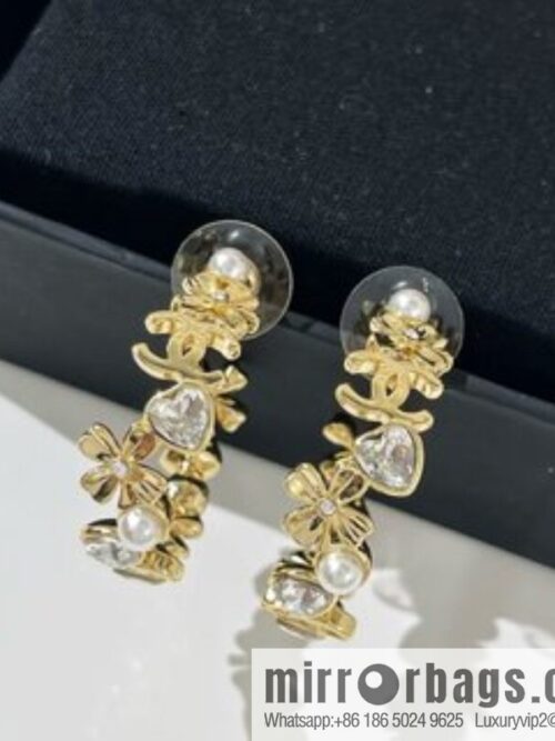 New ☑️ Chanel double c four-leaf clover love pearl stud earrings