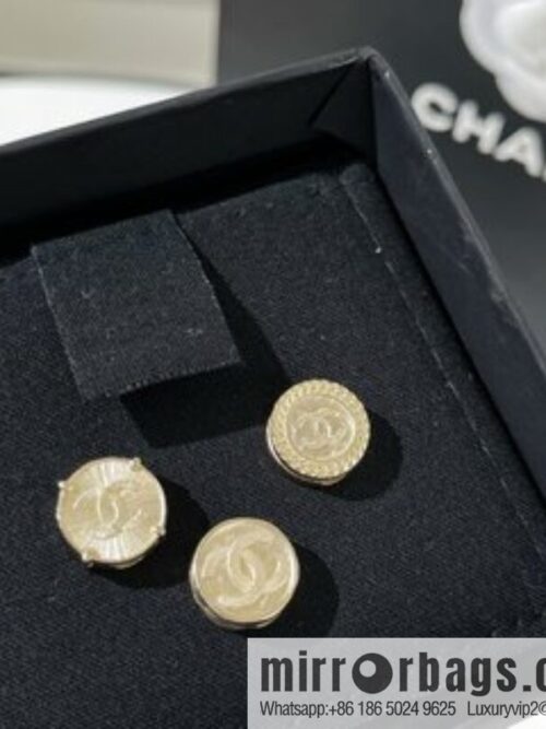 New ☑️ Chanel gold double c button hairpin hairpin