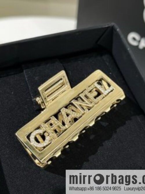 New ☑️ Chanel cut-out with drill letter hairpin hairpin