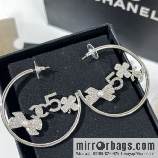 New ☑️ Chanel double c bow 5 word four leaf clover stud earrings