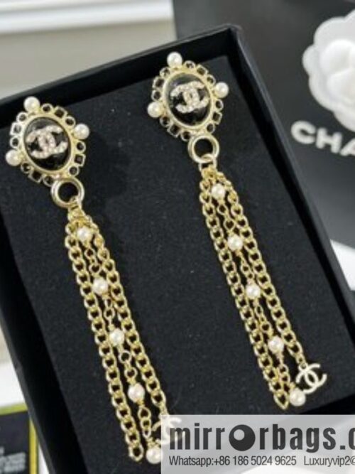 i1649600948_6531_1-800x800hn5a50m2dym4315_20250715233242.jpg New ☑️ Chanel double c pearl tassel earrings