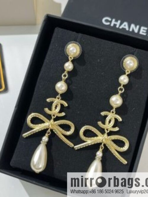 New ☑️ Chanel gold double c bow, stud earrings