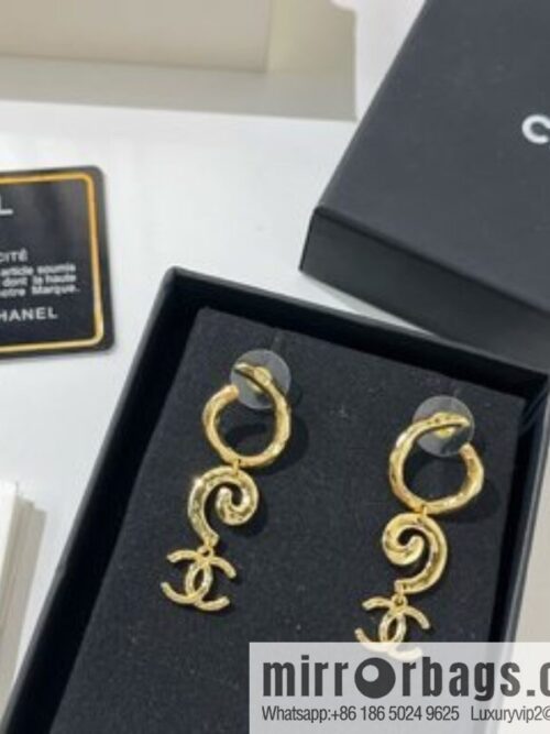 New ☑️ Chanel gold double c stud earrings