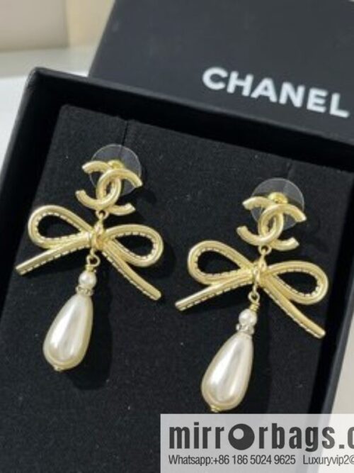 New ☑️ Chanel double c bow, pearl, stud earrings