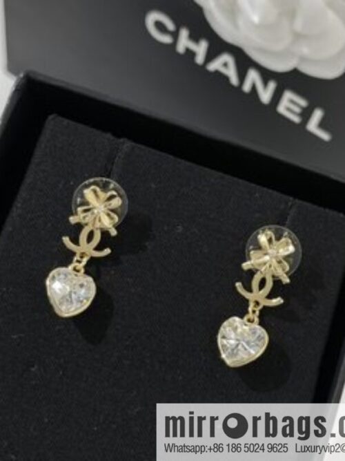 New ☑️ Chanel double c four-leaf clover peach heart earrings