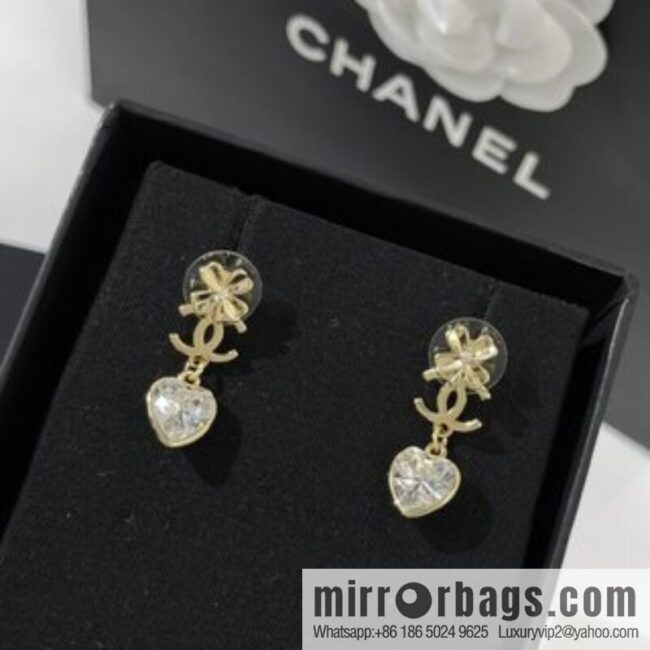 New ☑️ Chanel double c four-leaf clover peach heart earrings