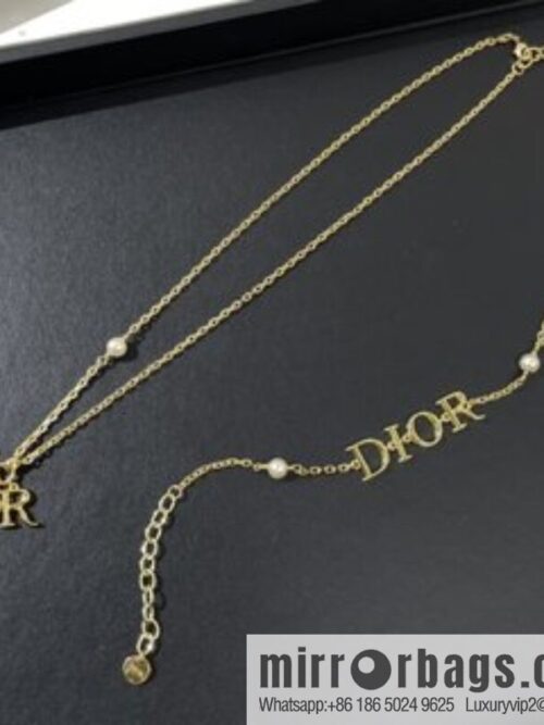 New ☑️ Dior letter necklace bracelet