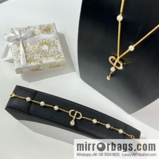 i1650975169_5741_1-800x800uxdglmtvhlk27780_20250716030348.jpg New ☑️ Dior full diamond CD water drop pearl bracelet necklace