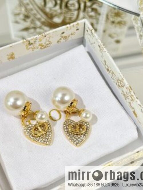 New ☑️ Dior CD full diamond peach heart size pearl stud earrings