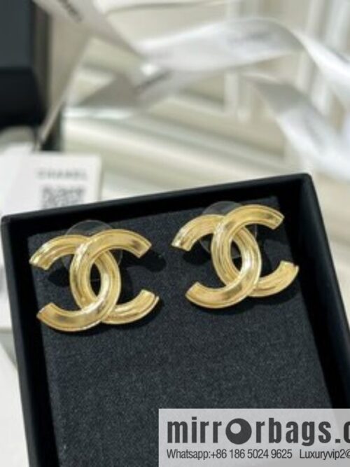 New ☑️ Chanel gold double c stud earrings