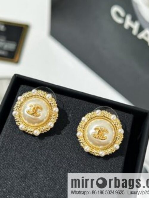 New ☑️ Chanel round double c pearl stud earrings