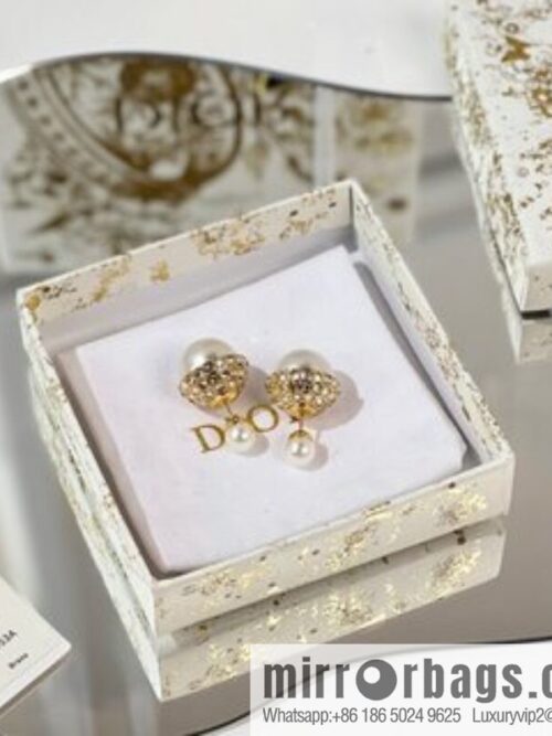 New ☑️ Dior full diamond size pearl stud earrings