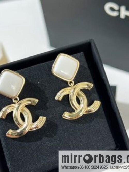 New ☑️ Chanel double c white rhombus, stud earrings