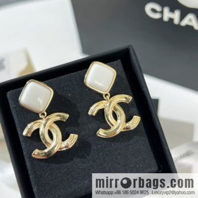 New ☑️ Chanel double c white rhombus, stud earrings
