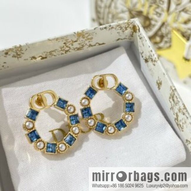 New ☑️ Dior CD square diamond stud earrings