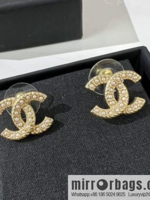 New ☑️ Chanel double c pearl stud earrings